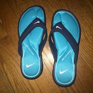 Nike flip flops